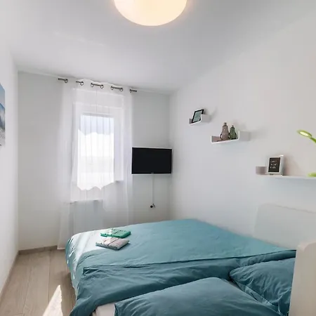 Nice In With Kitchen Apartment Pula